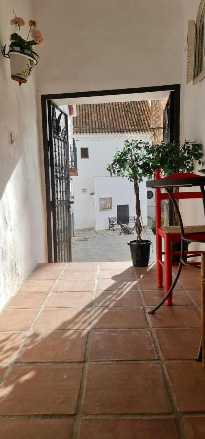 Cheerful One Bedroom Townhouse With Patio Archez Luaran gambar
