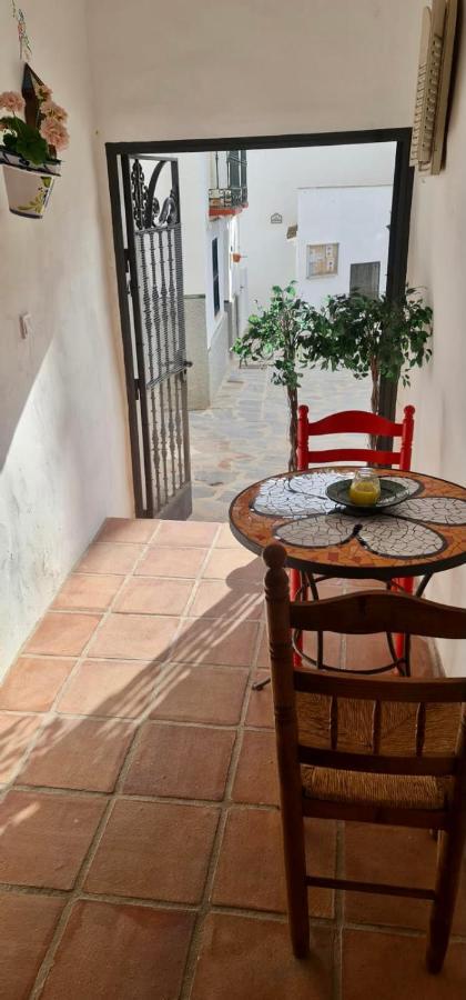 Cheerful One Bedroom Townhouse With Patio Archez Luaran gambar